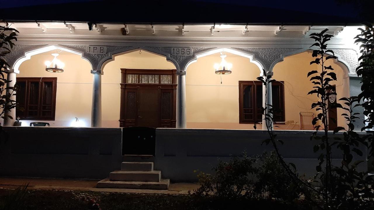Edelweiss Guesthouse, Glamping And Camping Suhaia Exterior photo